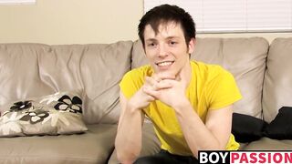 Solo masturbation and cumming with twink Jesse Jordan