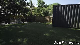 Bubble butt babes Kira Perez and Michelle Anderson cock ride