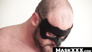 MaskXXX.com - Big muscular dude Thomas Friedl's jacking off the right way solo
