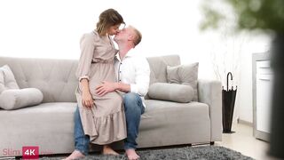 Cunning man made women fall into love for the sake