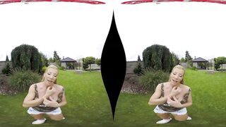 RealityLovers - Lusty Blonde cougar inside VR