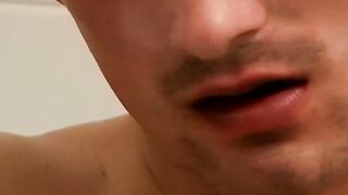 Passionate dick jacking and chainsmoking in the tub by gorgeous Marek