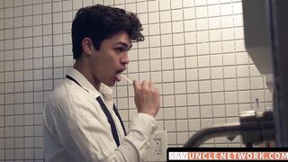 SayUncleNetwork.com - Two Mormon twinks raw fuck secretly in the bathroom