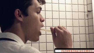 SayUncleNetwork.com - Two Mormon twinks raw fuck secretly in the bathroom