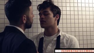 SayUncleNetwork.com - Two Mormon twinks raw fuck secretly in the bathroom