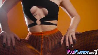 Big ass all natural babe hot posing