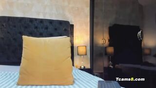 Hot Sissy t-girl flexes her ass and strokes her dick
