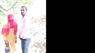 Ganv ke jhadi me chudayi