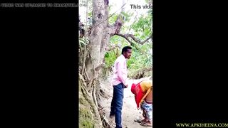 Ganv ke jhadi me chudayi