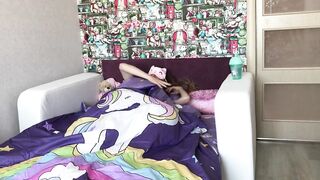 Starting the day with a gymnast masturbation