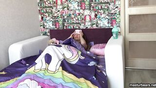 Starting the day with a gymnast masturbation