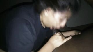 Un homme noir et nu recoit la meilleure pipe amateur de tous les temps