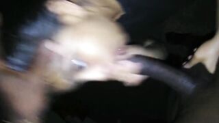 Un homme noir et nu recoit la meilleure pipe amateur de tous les temps