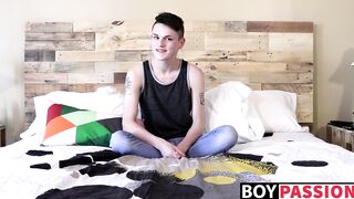 Inked twink dildos his ass and jerks off until he cums hard