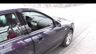 Blonde deutsche MILF in der Öffentlichkeit ficken