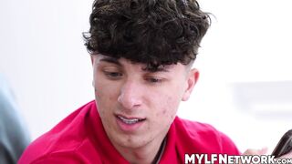 Jocks lures MILFs Vivianne De Silva and Sydney Paige into a hot fuck