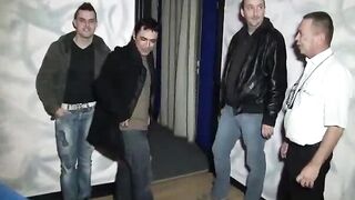 Des tonnes de gars sont la pour cette francaise