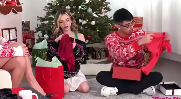 Getting Merry Inside Front Of Stepmom - S36:E2