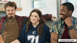 leana lovings game day.mp4