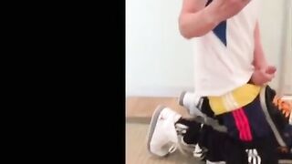 Twink Handjob Amateur Video - Sehr Geil