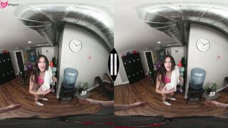 Aubree Valentine agrees to pay off her gym fees with her mouth and cunt
