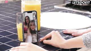 Soaking Soak All-women Foursome Defeats Boredom For Bombshell Turned On Friends