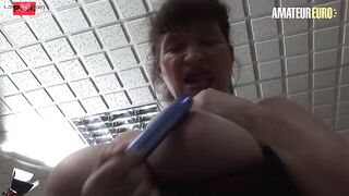 Older Lady Enjoying putting Her Vibrators Very Deep