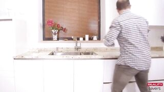 RealityLovers - Charming cougar Next Door