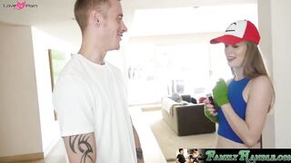 FamilyHandle.com - Richie pummels Dolly Leigh's pussy like a jackhammer