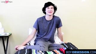BoyObsession.com - Justin Cummings stuffs his asshole with a dildo on cam