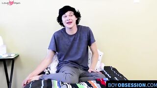 BoyObsession.com - Justin Cummings stuffs his asshole with a dildo on cam