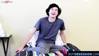BoyObsession.com - Justin Cummings stuffs his asshole with a dildo on cam