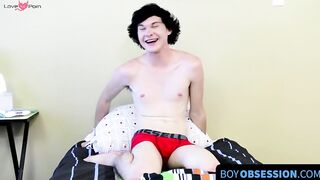 BoyObsession.com - Justin Cummings stuffs his asshole with a dildo on cam
