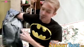 Billy gets nasty as he talks on cam while masturbating