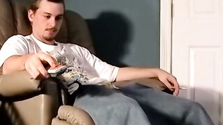 Amateur bottom prepares his ass for hardcore hammering
