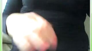 Ma Salope Se Masturbe Sur Sa Cam