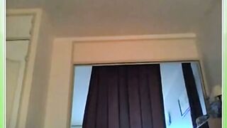 Ma Salope Se Masturbe Sur Sa Cam