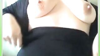 Ma Salope Se Masturbe Sur Sa Cam