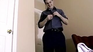Homo is playing with his shaft and cums while watching porn
