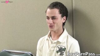 Bubble butt teen Ethan Storm rides thick throbbing cock hard