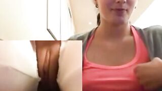 Jeune fille se masturbe dans un restaurant mcdo