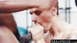 MaleNoir.com - Muscular personal trainer seduces and fucks his handsome white client