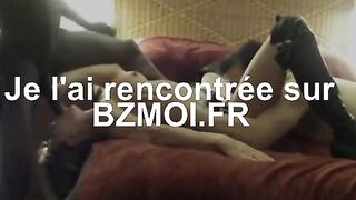 Un mari prete sa femme a un noir puis vient participer pour l enculer et la punir