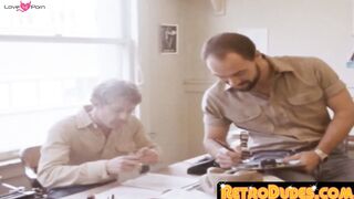 RetroDudes.com - Retro gay dude spreads legs for an amazing ass banging