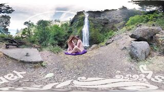 Yanks Babes Endza & Sierra - Luscious Licking