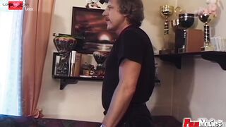 Pizza delivery bro joins bdsm woman