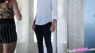 Blowjob and a Glass of Water for the Delivery Guy!
