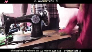 Kapde Silane Gai Ladaki Ko Darji Ne Acche Se Chod Diya