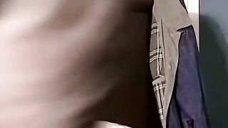 JoeSchmoeXXX.com - Amateur dude Tom wanks and swallows a massive cock on a bed