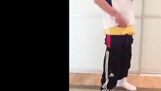 Twink Handjob Amateur Video - Sehr Geil
